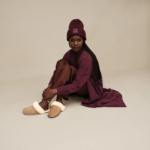 UGG® Chunky Rib Logo Beanie Wild Grape