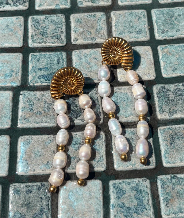Conch Pearl Fringe Earrings