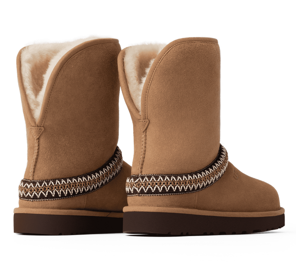 UGG® Classic Short Crescent Chestnut