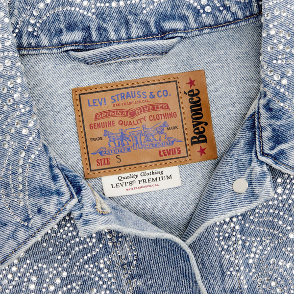 Beyoncé X Levi’s® Shrunken 90's Trucker Jacket