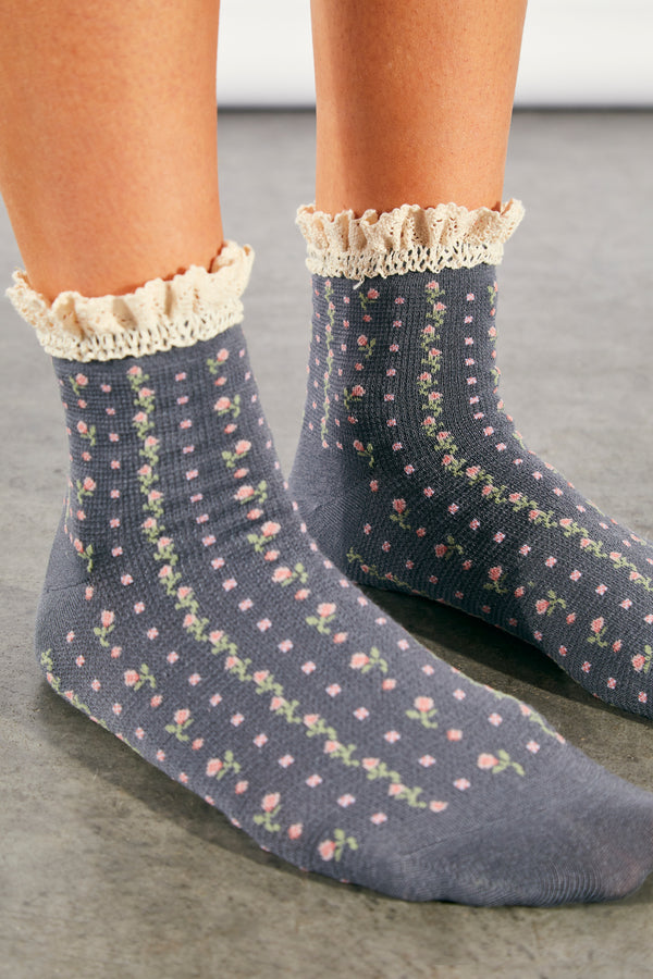 Rosebud Knit Waffle Ankle Socks