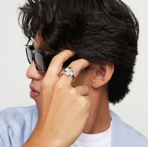 Ring with curved lines (SILVER)