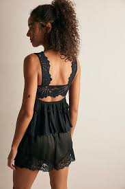 Petal Party Shapeless Black